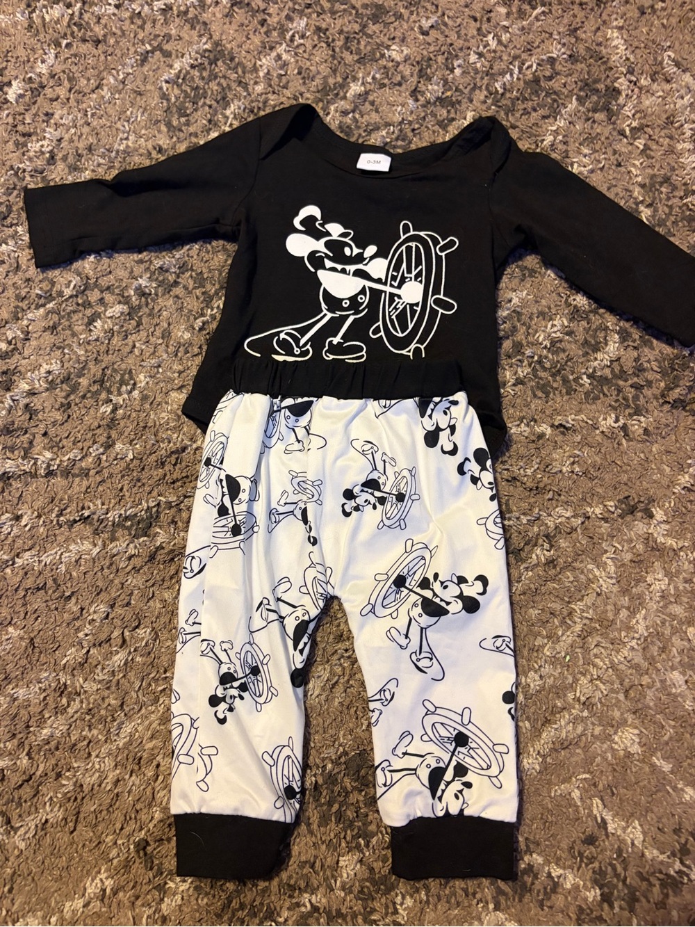 Black & White Cartoon Steering Wheel Two-Piece Baby Outfit